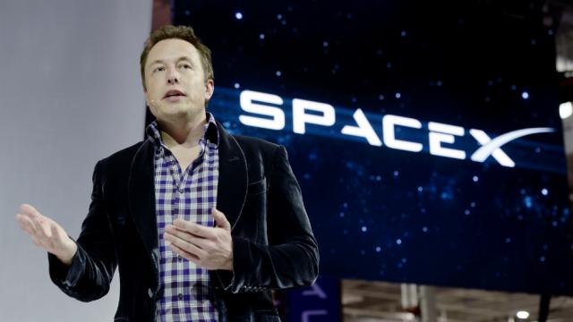 Read more about the article Elon Musk Removes Space X And Tesla Facebook Pages