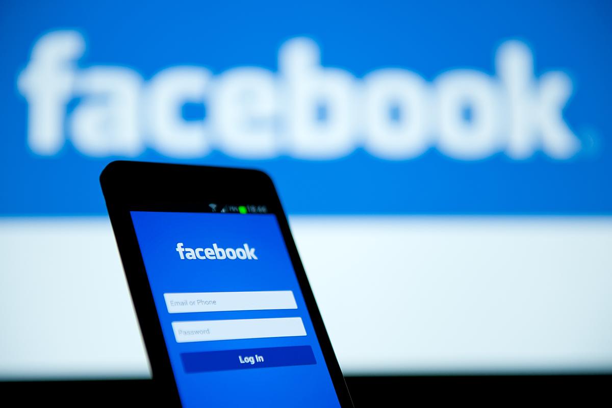 Read more about the article Facebook stops third party apps to access to user data