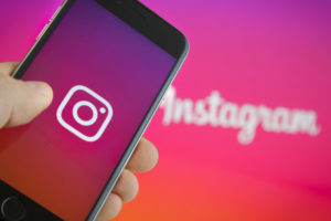 Read more about the article Instagram opens its account verification process to all users