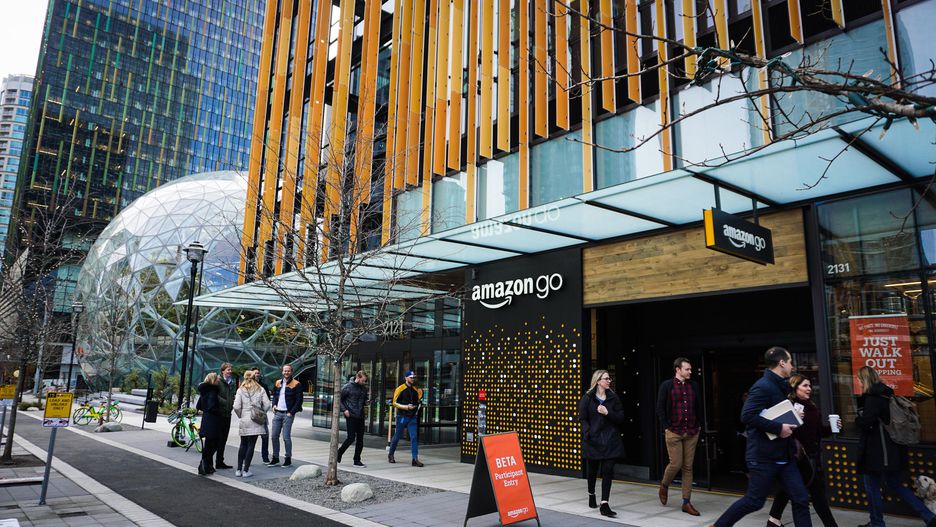 Read more about the article Amazon opens a mini version of its Go store in Seattle